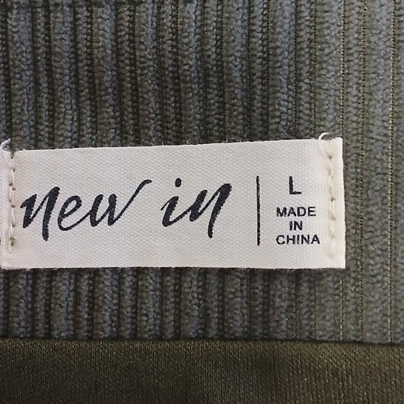 NEW IN OLIVE GREEN CORDUROY SKIRT, MID THIGH , SIDE ZIP SIZE LARGE - Picture 3 of 6